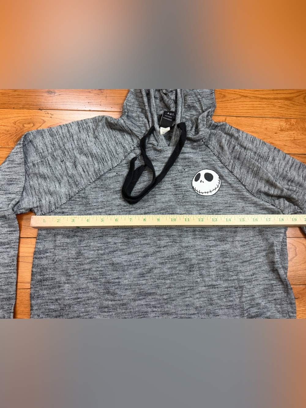 Nightmare Before Christmas Hot Topic Cropped Jack Skellington/Sally Hoodie - Picture 6 of 6